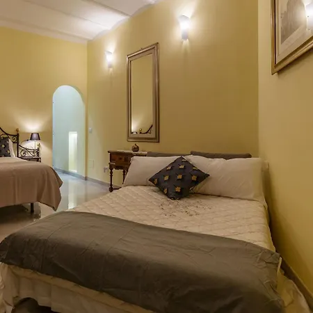 Domus Aureliano * Rome